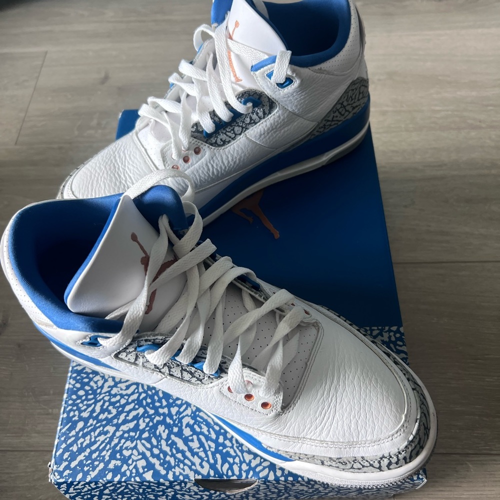 Jordan Kids White and Blue Sneakers - Picture 4 of 4